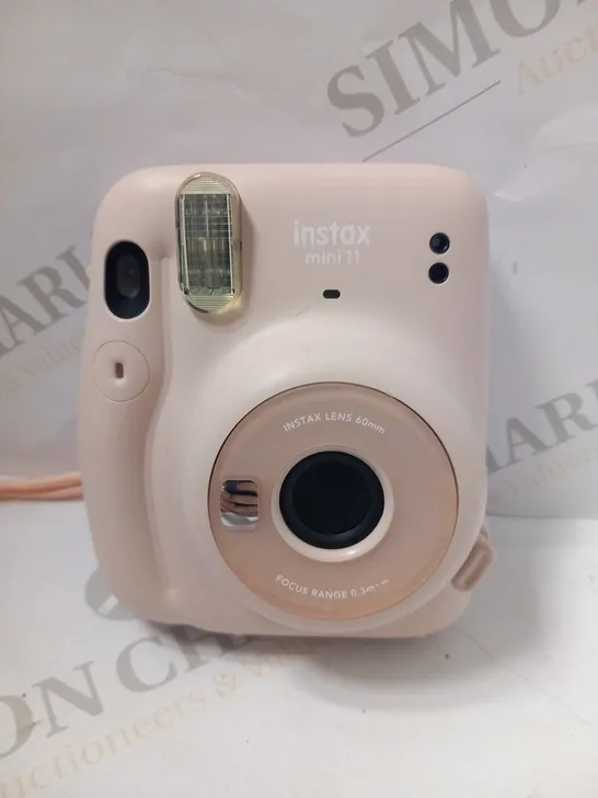 FUJIFILM INSTAX MINI 11 INSTANT CAMERA