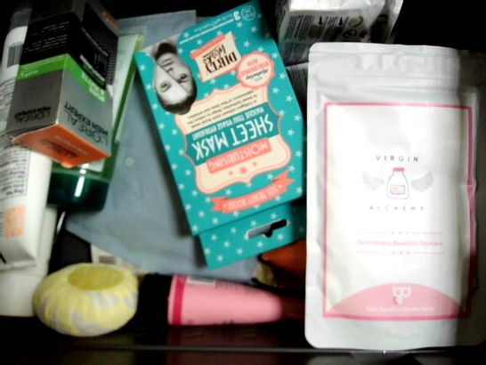 LOT OF APPROXIMATELY 20 HEALTH & BEAUTY ITEMS, TO INCLUDE THE BODY SHOP TONER, FACE MASKS, TROPIC FACE SMOOTH, ETC