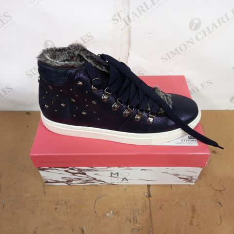 BOXED PAIR OF MODA IN PELLE HIGHTOPS - SIZE 41