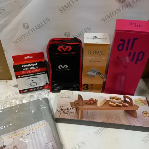 BOX OF APPROXIMATELY 15 ASSORTED HOUSEHOLD ITEMS TO INCLUDE FOOD SERVING PLATTER, FIRE ANGEL SMOKE ALARM, SHOWER CURTAIN ETC