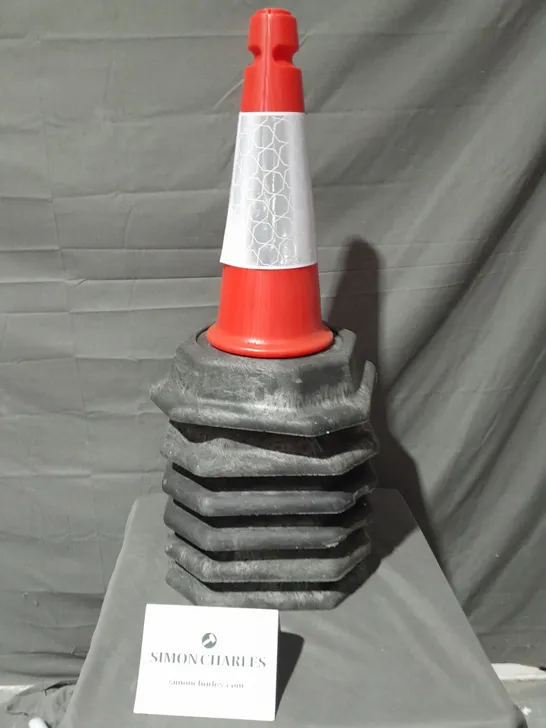 LOT OF 6 50CM TRAFFIC CONES