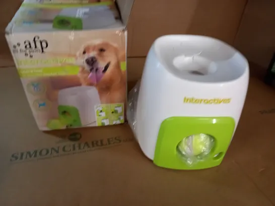 INTERACTIVES FETCH N TREAT PET FEEDER