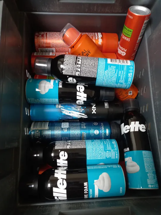 APPROXIMATELY 17 AEROSOL SPRAYS TO INCLUDE GILLETTE SHAVING FOAM, LYNX AND L'OREAL DEODORANTS