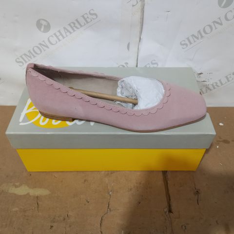 BOXED PAIR OF BODEN SHOES SIZE 37