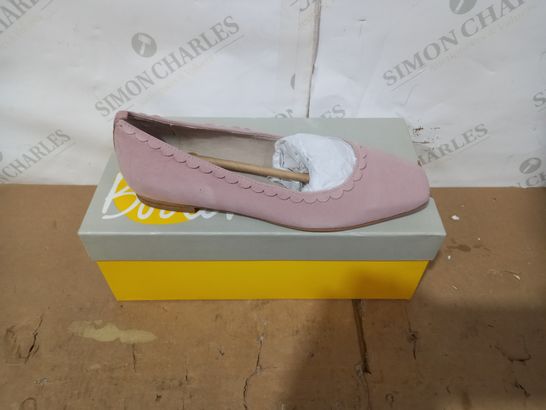 BOXED PAIR OF BODEN SHOES SIZE 37