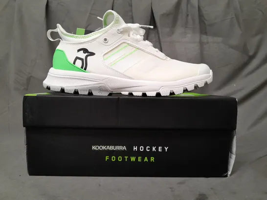 BOXED PAIR OF KOOKABURRA HOCKEY SPIRIT SHOES IN WHITE/GREEN UK SIZE 10