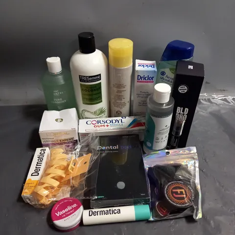 APPROXIMATELY 20 ASSORTED COSMETIC PRODUCTS TO INCLUDE - BLD BRO DAILY MOISTURISER - NATURE SPELL PURE GLYCERINE MOISTURISER - ZIMA DENTAL STERILISING TABLETS - ETC