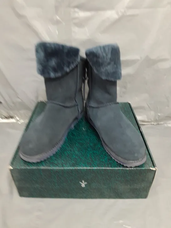 EMU AUSTRALIA BIRDWOOD WATERPROOF SHEEPSKIN BOOTS - MIDNIGHT BLUE, SIZE 6