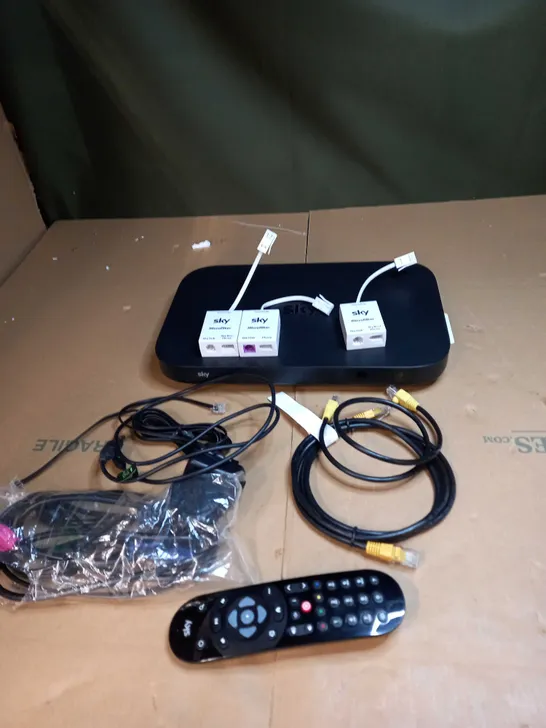 SKY Q BOX WITH REMOTE