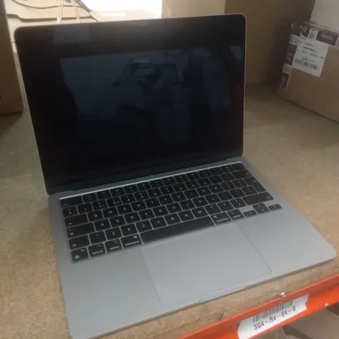 MACBOOK AIR 13.6" 256GB LAPTOP 