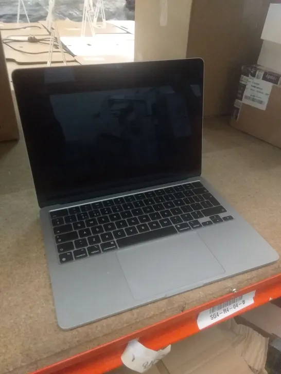 MACBOOK AIR 13.6" 256GB LAPTOP 