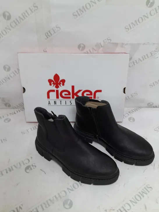 BOXED PAIR OF RIEKER ANTISTRESS CHUNKY ANKLE BOOTS IN BLACK - SIZE 5 