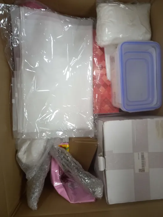 BOX OF APPROX 15 ASSORTED ITEMS TO INCLUDE - NOTEBOOK, PILLOW SHEETS, TUPPERWARE ETC 