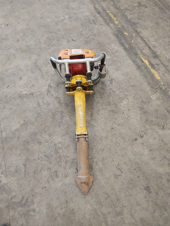 ROBEL 62.05 2 STROKE VERTICAL TAMPER - RAILWAY MAINTENANCE TOOL