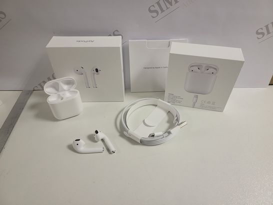 BOXED APPLE AIRPODS