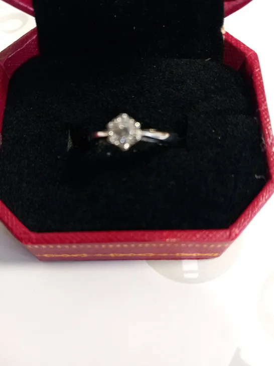 9CT WHITE GOLD DIAMOND SOLITAIRE RING