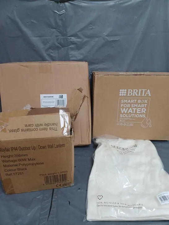 APROXIMATELY 10 ASSORTED HOUSEHOLD ITEMS TO INCLUDE DETAIL BLANKET, BRITA SMART BOX, LANTERN, ETC