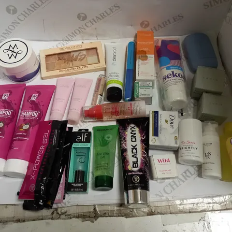 LOT OF APPROX 20 ASSORTED HEALTH AND BEAUTY ITEMS TO INCLUDE SOAP, FACE MASKS, SHAMPOO ETC