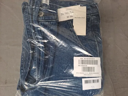 ABERCROMBIE & FITCH THE 90S RELAXED HIGH RISE JEANS IN BLUE SIZE 30/10R