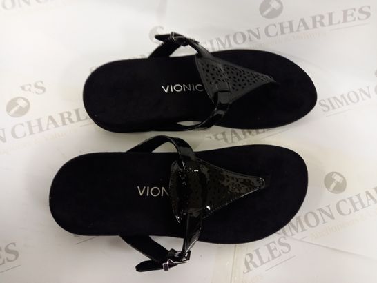 VIONIC SANDALS - BLACK FLIP FLOPS WITH BLACK PATENT STRAPS, UK SIZE 6