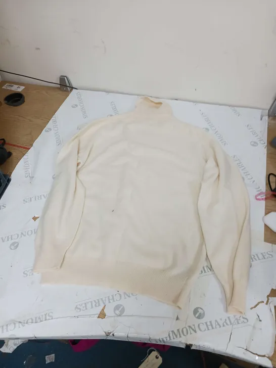 TURTLE NECK CREAM JUMPER NO SIZE SPECIFIED