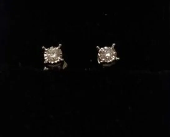 14CT WHITE GOLD DIAMOND SET STUD EARRINGS