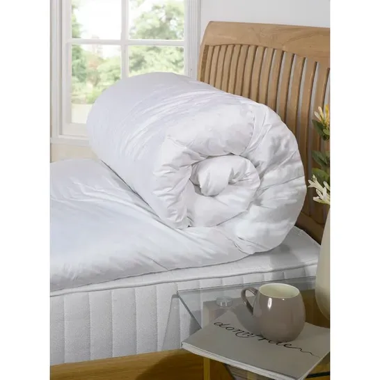 DREAMY NIGHTS DOWN & FEATHER BLEND 13.5TOG SINGLE DUVET