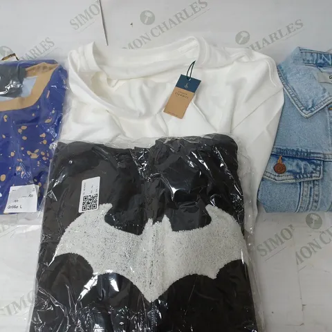 BOX OF APPROXIMATELY 25 ASSORTED CLOTHING ITEMS TO INCUDE - JACKET,  JUMPERS , T-SHIRTS , TROUSERS,ECT 