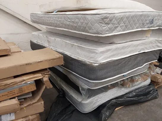 PALLET OF APPROXIMATELY 8X ASSORTED MATTRESSES