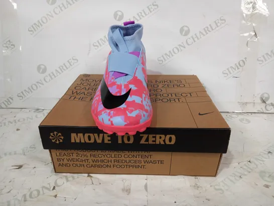 BOXED PAIR OF NIKE JR ZOOM SUPERFLY 9 SHOES IN LIGHT BLUE/PINK/PURPLE UK SIZE 5.5