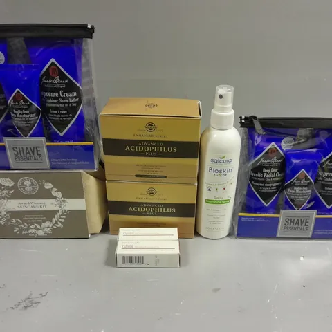 APPROXIMATELY 15 ASSORTED HEALTH AND BEAUTY ITEMS TO INCLUDE SHAVE ESSENTIALS, PERRICONE AND NEALS YARD