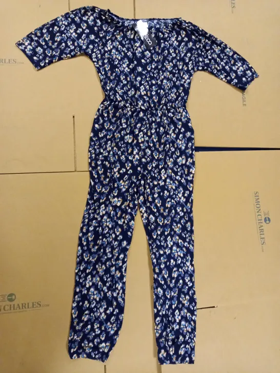 LOT OF APPROX 8 KIM&CO NAVY FLORAL SLEEVE JUMPSUITS - SIZE EXTRA LARGE 