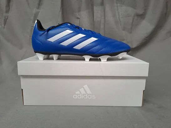 BOXED PAIR OF ADIDAS GOLETTO VIII KIDS FOOTBALL BOOTS IN BLUE/WHITE UK SIZE 2.5