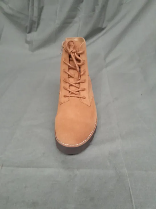 VIONIC LADIES TOFFEE SUEDE LACE UP BOOTS SIZE 4