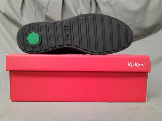 BOXED PAIR OF KICKERS LACE-UP SHOES IN BLACK EU SIZE 42