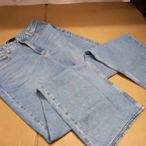 ASOS DAD JEANS IN MID BLUE - W28 L32