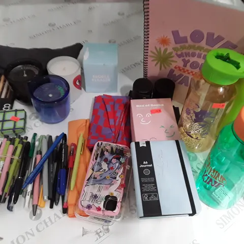 LOT OF ASSORTED ITEMS TO INCLUDE VARIOUS PENS, DRINKS CONTAINERS AND NOTEBOOKS