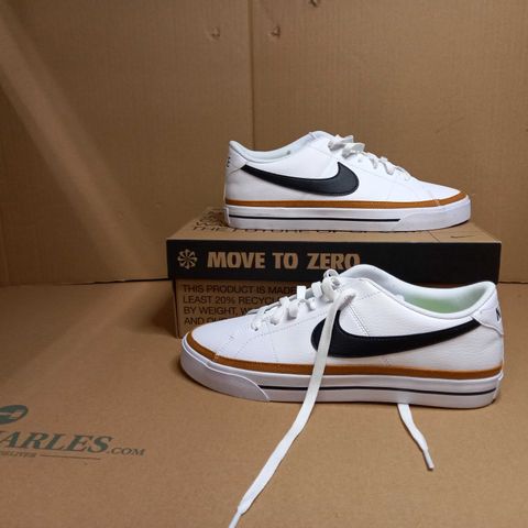 BOXED PAIR OF WHITE NIKE TRAINERS - SIZE 8.5
