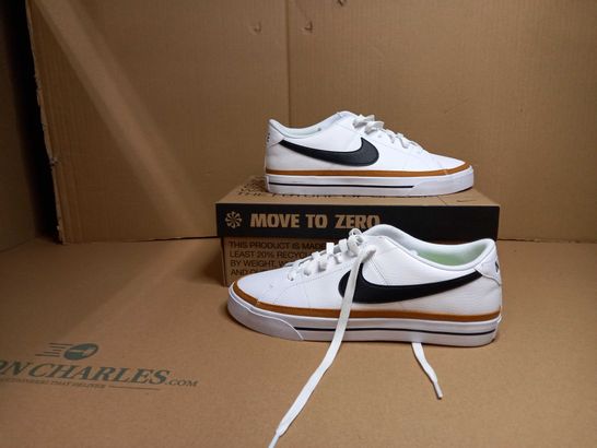 BOXED PAIR OF WHITE NIKE TRAINERS - SIZE 8.5