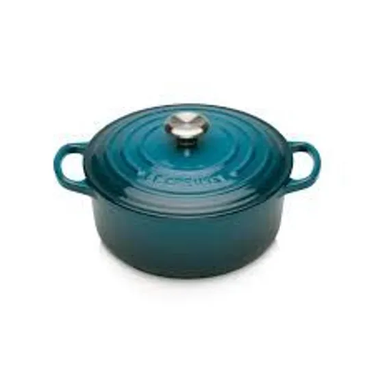 BOXED LE CREUSET CAST IRON ROUND 20CM CASSEROLE  (1 BOX)