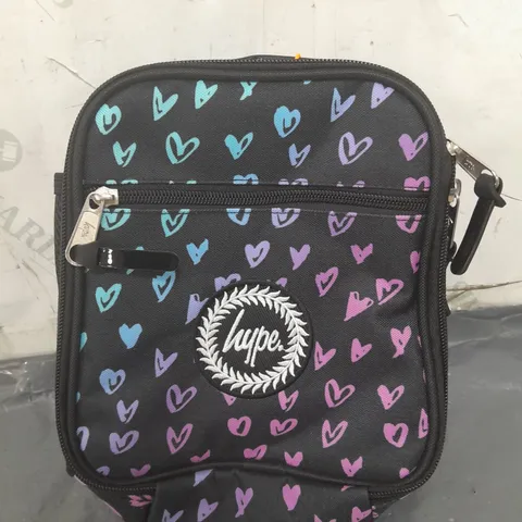 HYPE UNISEX SCRIBBLE HERT PINK CREST LUNCHBOX