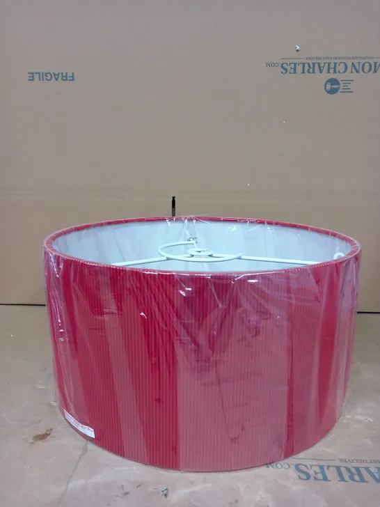 RED RIBBED LIGHTSHADE 40CM