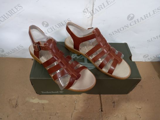 BOXED PAIR OF TIMBERLAND SANDALS SIZE 5.5