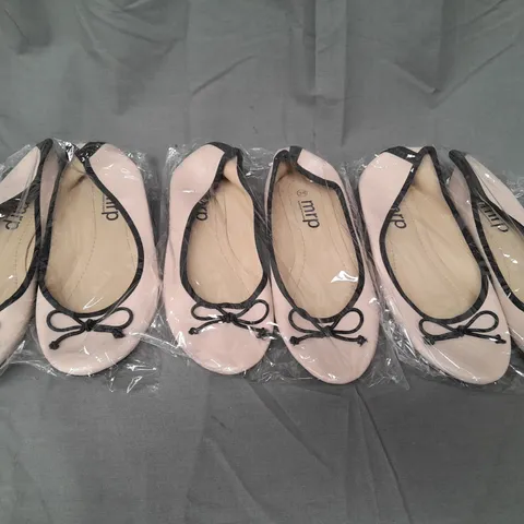 BOX OF APPROXIMATELY 20 PAIRS OF MRP SLIP-ON SHOES IN PALE PINK - VARIOUS SIZES
