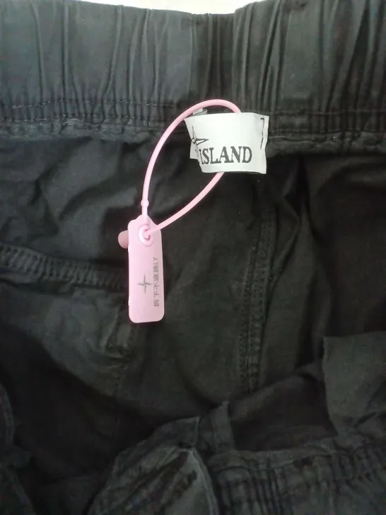 STONE ISLAND CARGO PANTS IN BLACK - LARGE