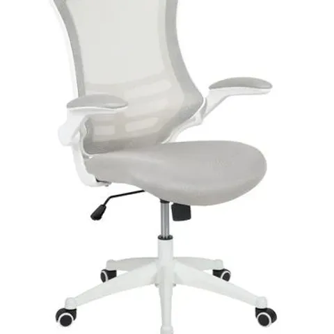 ERGONOMIC MESH CHAIR IN WHITE 