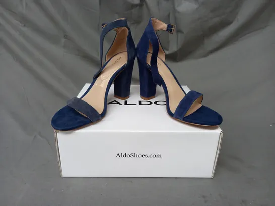 BOXED PAIR OF ALDO JERAYCLYA OPEN TOE HEELED SANDALS IN NAVY SIZE 4