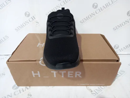 BOXED PAIR OF HOTTER TRAINERS IN BLACK UK SIZE 9