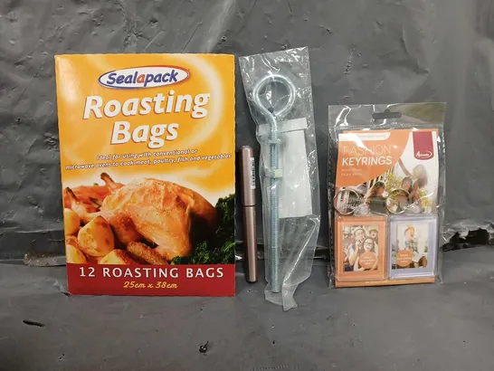 BOX OF APPROXIMATELY 12 ASSORTED ITEMS TO INCLUDE - SEALAPACK OASTING BAGS , FASHION KEYRINGS ETC