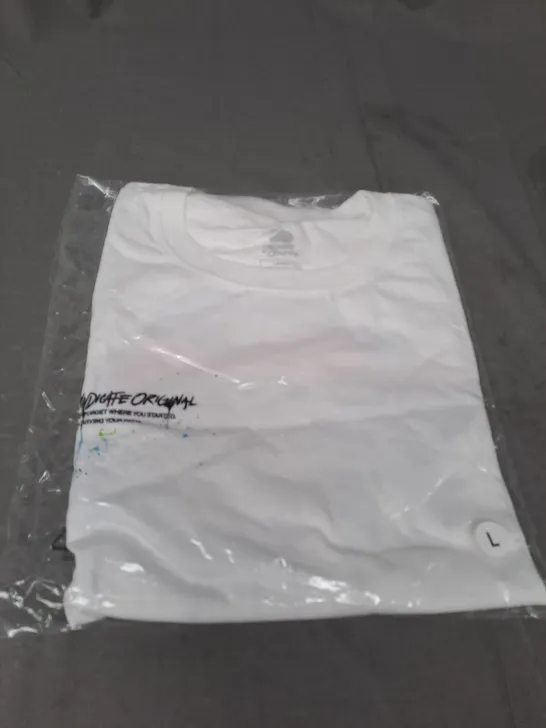 LARGE SYNDICATE ORIGINAL WHITE TEE  